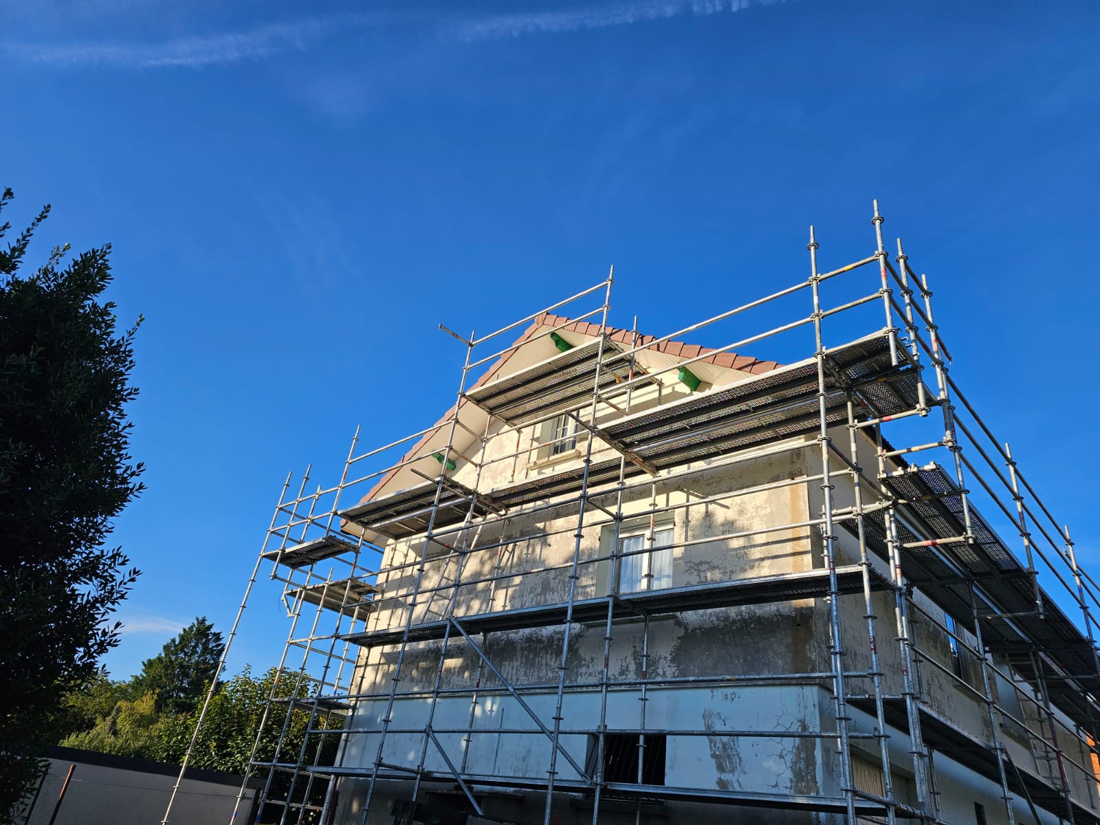 Façade en cours de rénovation
