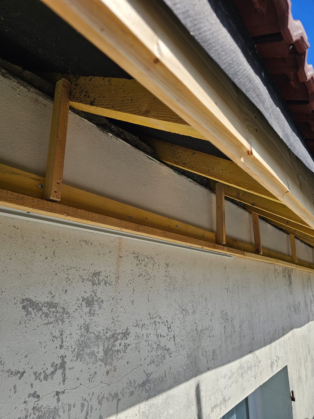 Préparation habillage bandeau en bois