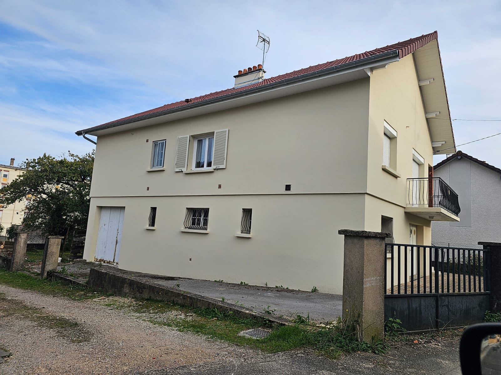 Maison rénovée – toiture et façade